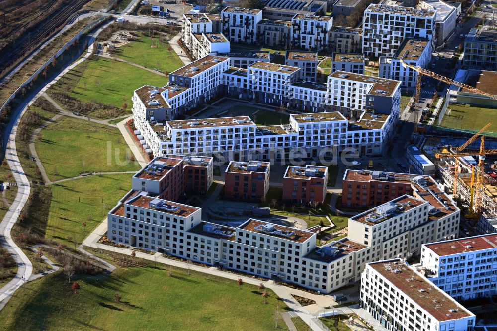 München von oben - Wohngebiet der Mehrfamilienhaussiedlung Stadtquartier im Ortsteil Pasing-Obermenzing in München im Bundesland Bayern, Deutschland