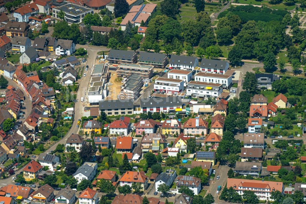 Kenzingen aus der Vogelperspektive: Wohngebiet der Mehrfamilienhaussiedlung Storchengarten in Kenzingen im Bundesland Baden-Württemberg, Deutschland