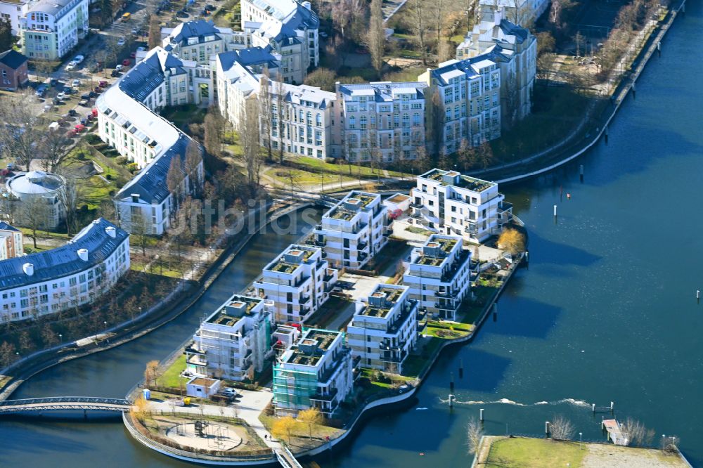 Luftaufnahme Berlin - Wohngebiet der Mehrfamilienhaussiedlung am Tegeler Hafen im Ortsteil Reinickendorf in Berlin, Deutschland