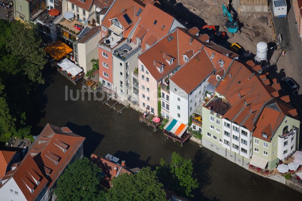 Luftbild Erfurt - Wohngebiet einer Mehrfamilienhaussiedlung am Ufer- und Flußverlauf der Gera in Erfurt im Bundesland Thüringen, Deutschland