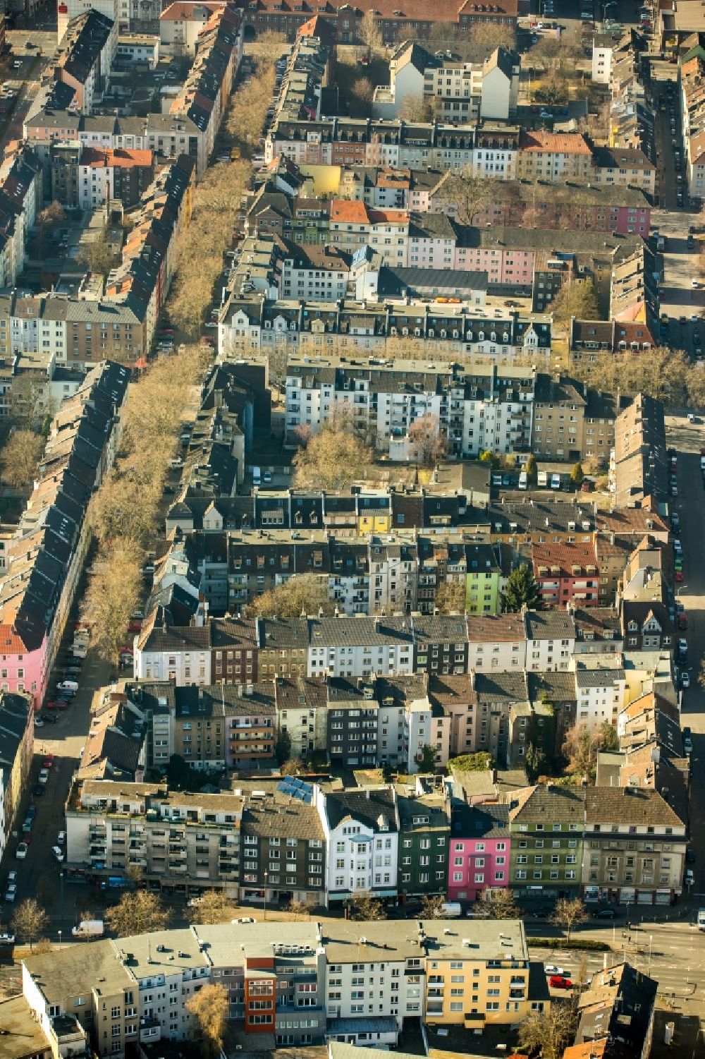 Dortmund von oben - Wohngebiet der Mehrfamilienhaussiedlungen im Ortsteil Nordmarkt-Süd in Dortmund im Bundesland Nordrhein-Westfalen, Deutschland