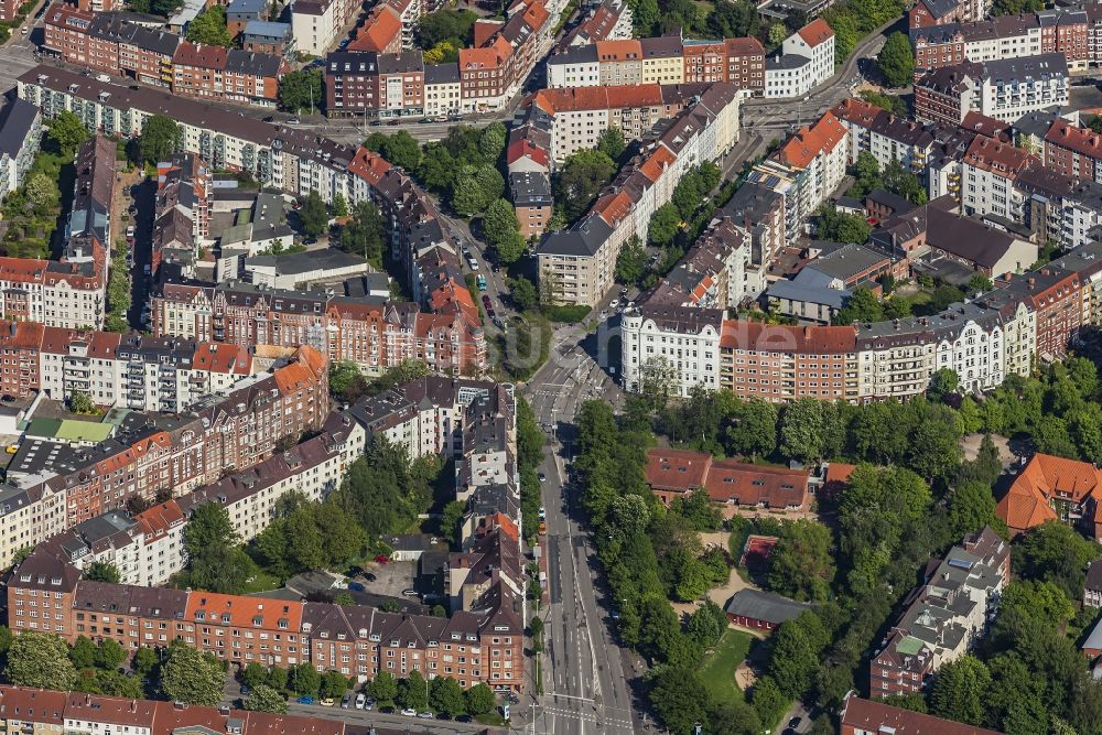 Kiel von oben - Wohngebiet mit Mehrfamilienhäusern westlicher und zentraler Stadtteile in Kiel im Bundesland Schleswig-Holstein, Deutschland