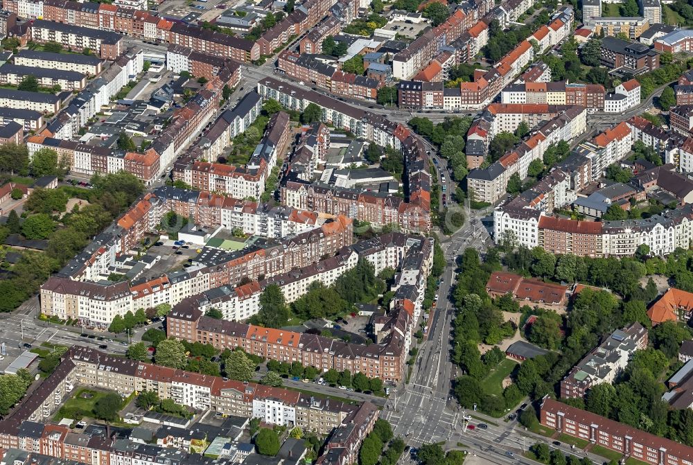 Kiel von oben - Wohngebiet mit Mehrfamilienhäusern westlicher und zentraler Stadtteile in Kiel im Bundesland Schleswig-Holstein, Deutschland