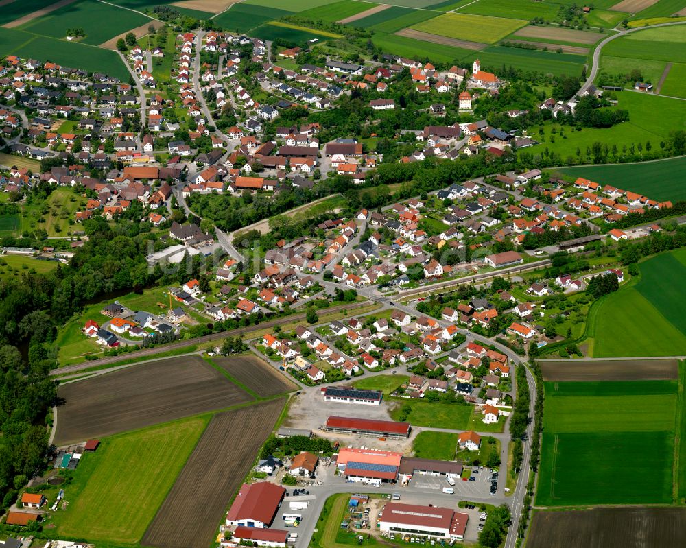 Luftaufnahme Alberweiler - Wohngebiet - Mischbebauung der Mehr- und Einfamilienhaussiedlung in Alberweiler im Bundesland Baden-Württemberg, Deutschland