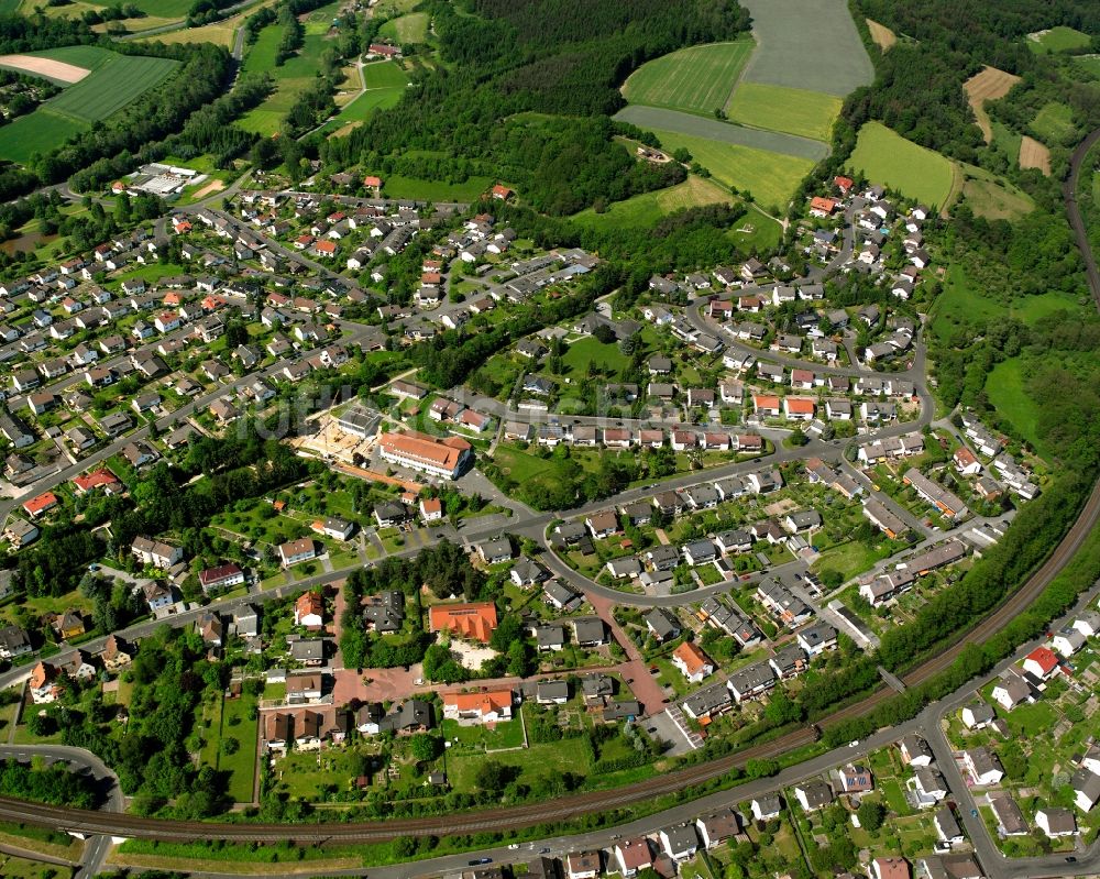 Bebra von oben - Wohngebiet - Mischbebauung der Mehr- und Einfamilienhaussiedlung in Bebra im Bundesland Hessen, Deutschland