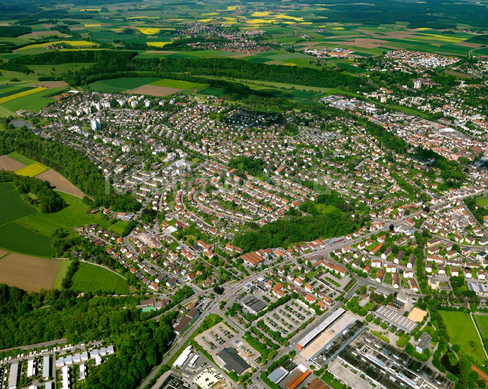 Biberach an der Riß von oben - Wohngebiet - Mischbebauung der Mehr- und Einfamilienhaussiedlung in Biberach an der Riß im Bundesland Baden-Württemberg, Deutschland