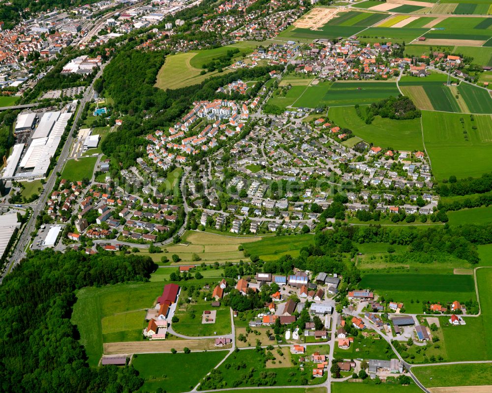 Luftaufnahme Biberach an der Riß - Wohngebiet - Mischbebauung der Mehr- und Einfamilienhaussiedlung in Biberach an der Riß im Bundesland Baden-Württemberg, Deutschland
