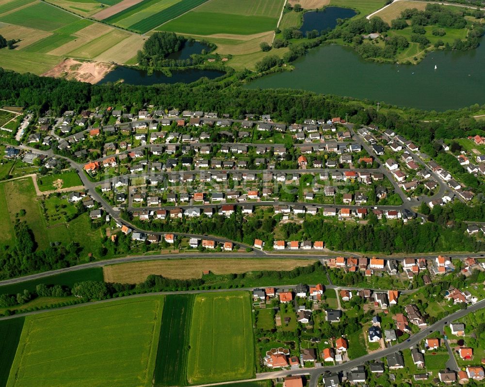 Luftaufnahme Breitenbach - Wohngebiet - Mischbebauung der Mehr- und Einfamilienhaussiedlung in Breitenbach im Bundesland Hessen, Deutschland