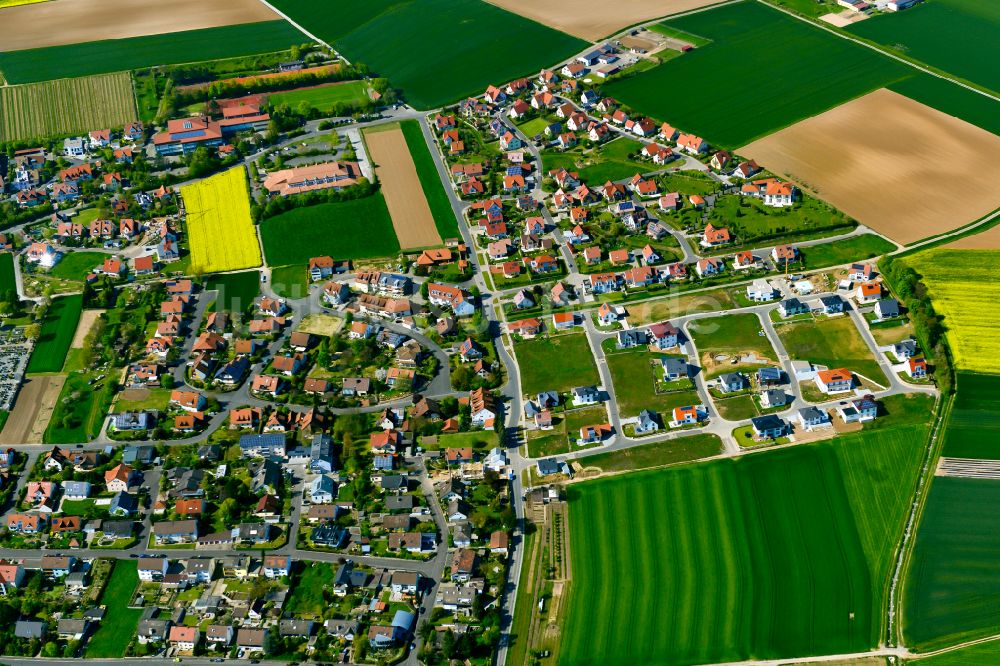 Luftbild Dettelbach - Wohngebiet - Mischbebauung der Mehr- und Einfamilienhaussiedlung in Dettelbach im Bundesland Bayern, Deutschland
