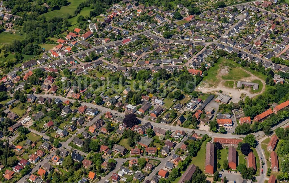 Luftaufnahme Eckernförde - Wohngebiet - Mischbebauung einer Mehr- und Einfamilienhaussiedlung in Eckernförde im Bundesland Schleswig-Holstein, Deutschland