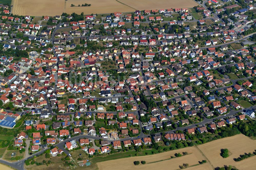 Luftaufnahme Eisingen - Wohngebiet - Mischbebauung der Mehr- und Einfamilienhaussiedlung in Eisingen im Bundesland Bayern, Deutschland