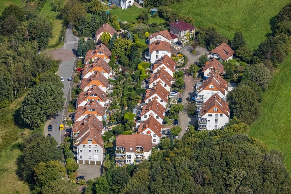 Ennepetal aus der Vogelperspektive: Wohngebiet - Mischbebauung der Mehr- und Einfamilienhaussiedlung in Ennepetal im Bundesland Nordrhein-Westfalen, Deutschland