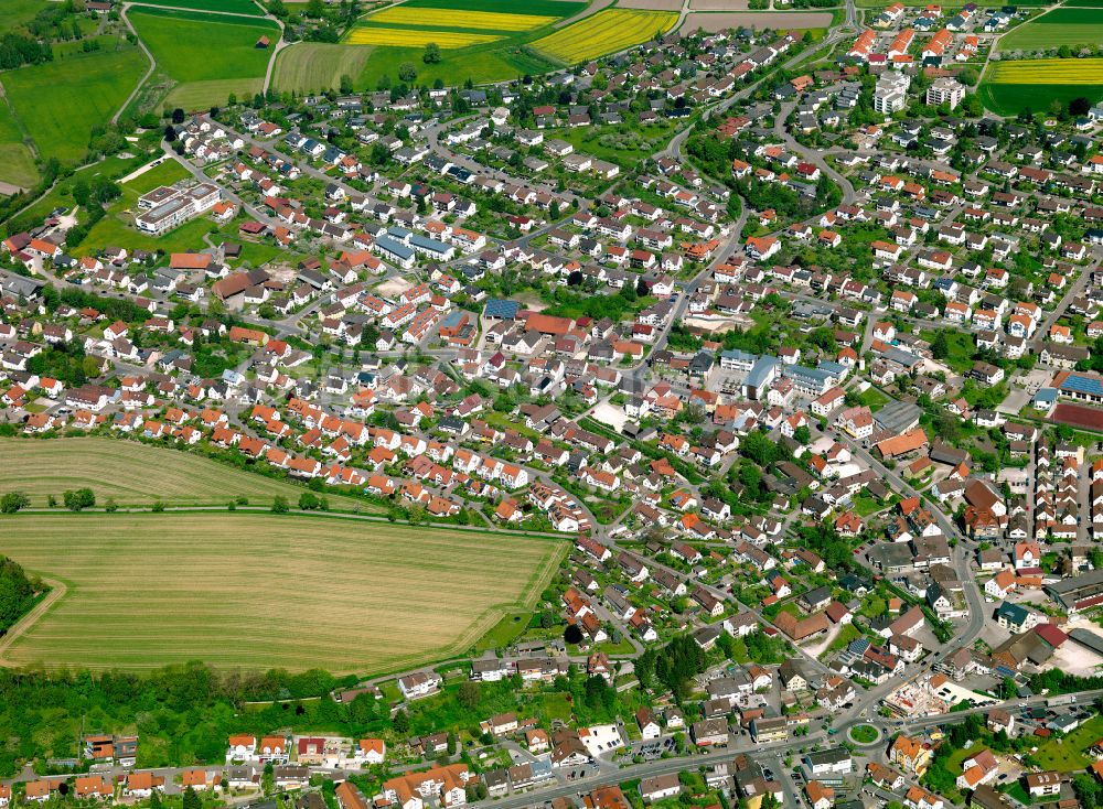 Erbach von oben - Wohngebiet - Mischbebauung der Mehr- und Einfamilienhaussiedlung in Erbach im Bundesland Baden-Württemberg, Deutschland