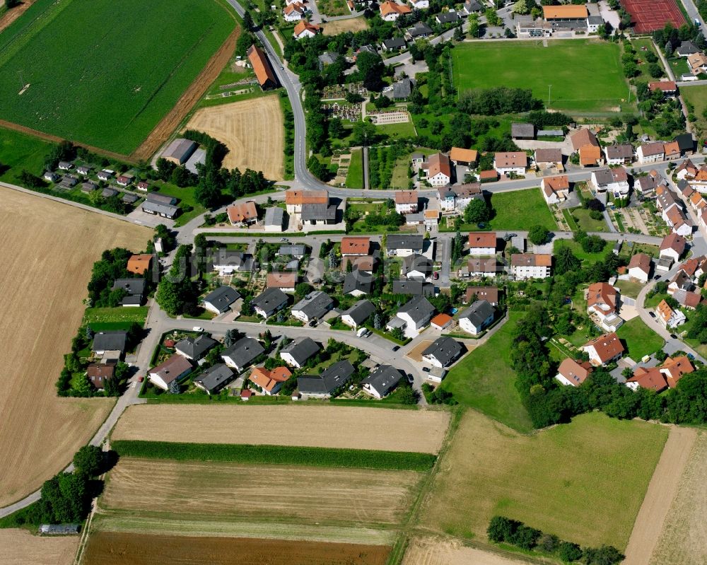 Luftaufnahme Fürfeld - Wohngebiet - Mischbebauung der Mehr- und Einfamilienhaussiedlung in Fürfeld im Bundesland Baden-Württemberg, Deutschland