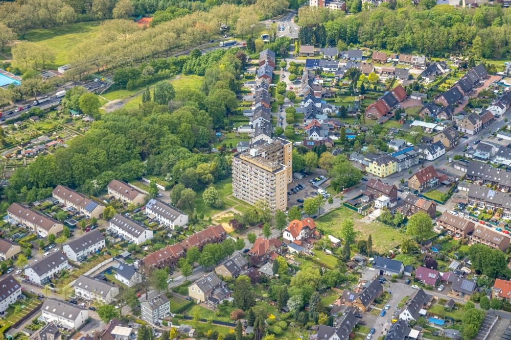 Luftbild Gladbeck - Wohngebiet - Mischbebauung der Mehr- und Einfamilienhaussiedlung in Gladbeck im Bundesland Nordrhein-Westfalen, Deutschland