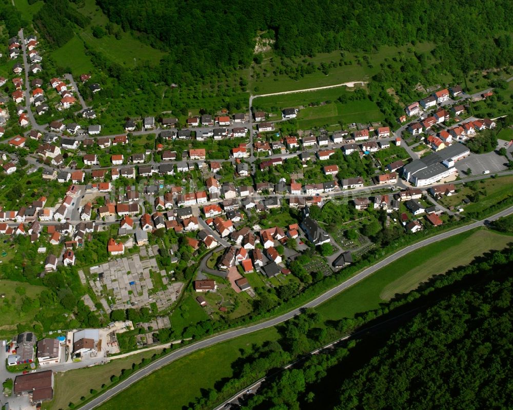 Gosbach von oben - Wohngebiet - Mischbebauung der Mehr- und Einfamilienhaussiedlung in Gosbach im Bundesland Baden-Württemberg, Deutschland