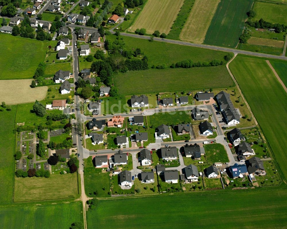 Hausen aus der Vogelperspektive: Wohngebiet - Mischbebauung der Mehr- und Einfamilienhaussiedlung in Hausen im Bundesland Hessen, Deutschland