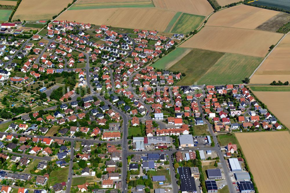 Luftbild Hettstadt - Wohngebiet - Mischbebauung der Mehr- und Einfamilienhaussiedlung in Hettstadt im Bundesland Bayern, Deutschland