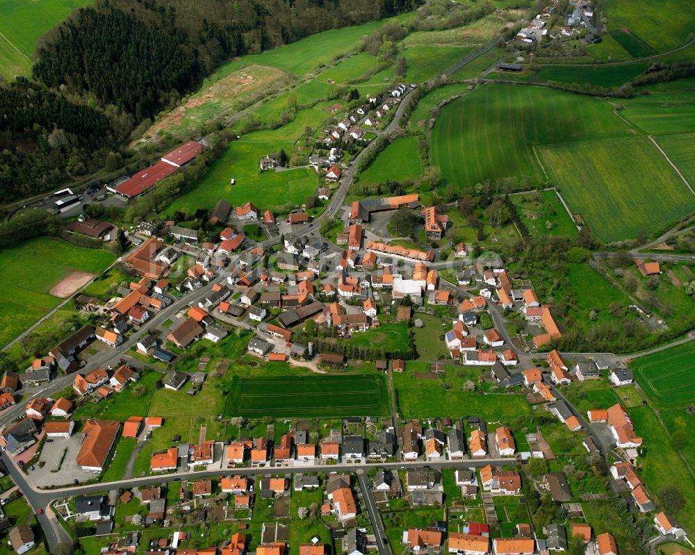 Luftbild Kirchheim - Wohngebiet - Mischbebauung der Mehr- und Einfamilienhaussiedlung in Kirchheim im Bundesland Hessen, Deutschland