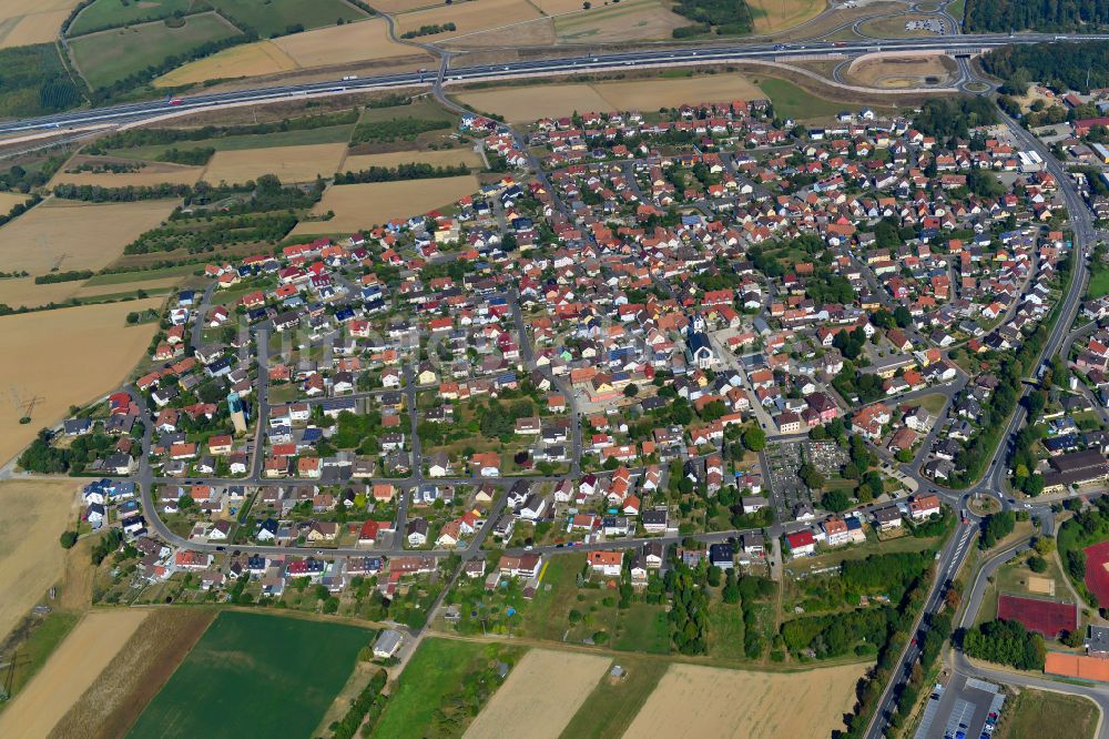 Luftaufnahme Kist - Wohngebiet - Mischbebauung der Mehr- und Einfamilienhaussiedlung in Kist im Bundesland Bayern, Deutschland