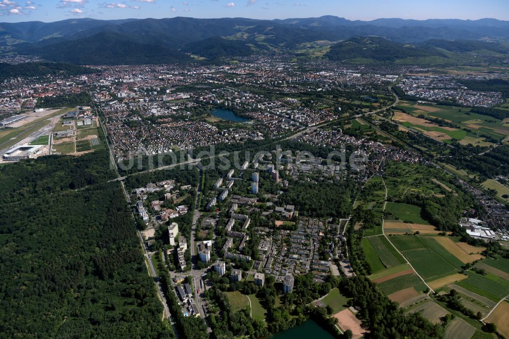 Luftbild Landwasser - Wohngebiet - Mischbebauung der Mehr- und Einfamilienhaussiedlung in Landwasser im Bundesland Baden-Württemberg, Deutschland