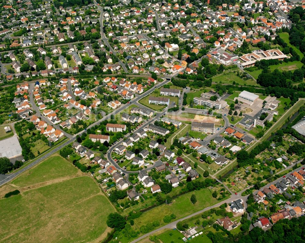 Langsdorf von oben - Wohngebiet - Mischbebauung der Mehr- und Einfamilienhaussiedlung in Langsdorf im Bundesland Hessen, Deutschland