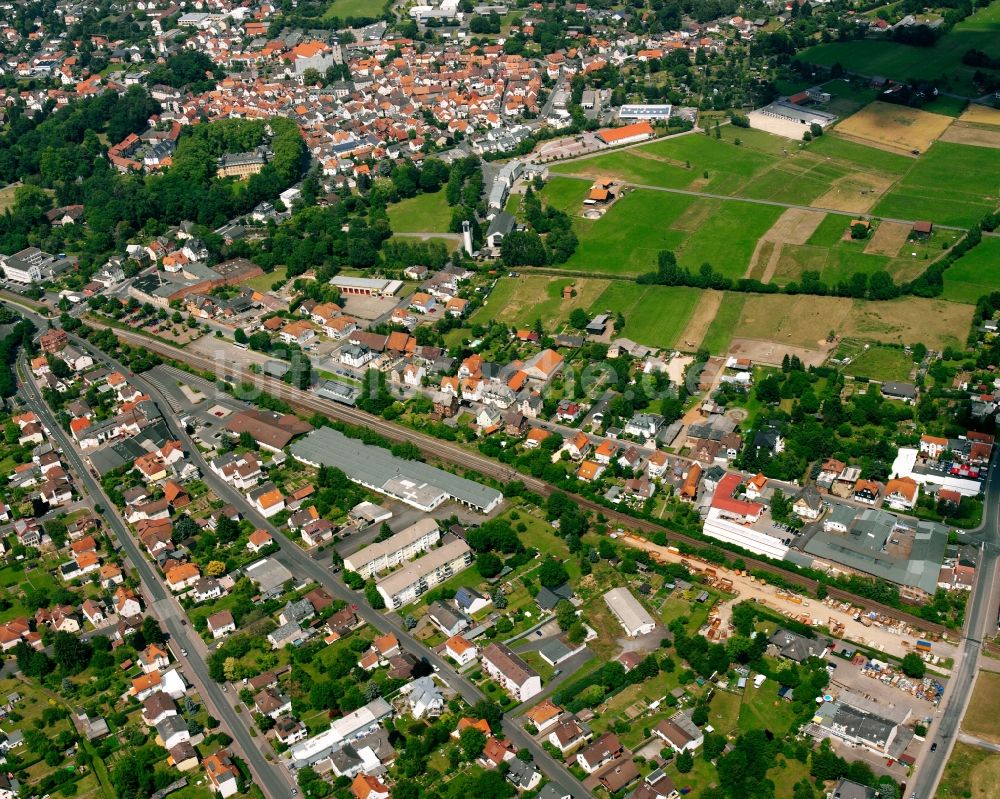 Langsdorf aus der Vogelperspektive: Wohngebiet - Mischbebauung der Mehr- und Einfamilienhaussiedlung in Langsdorf im Bundesland Hessen, Deutschland