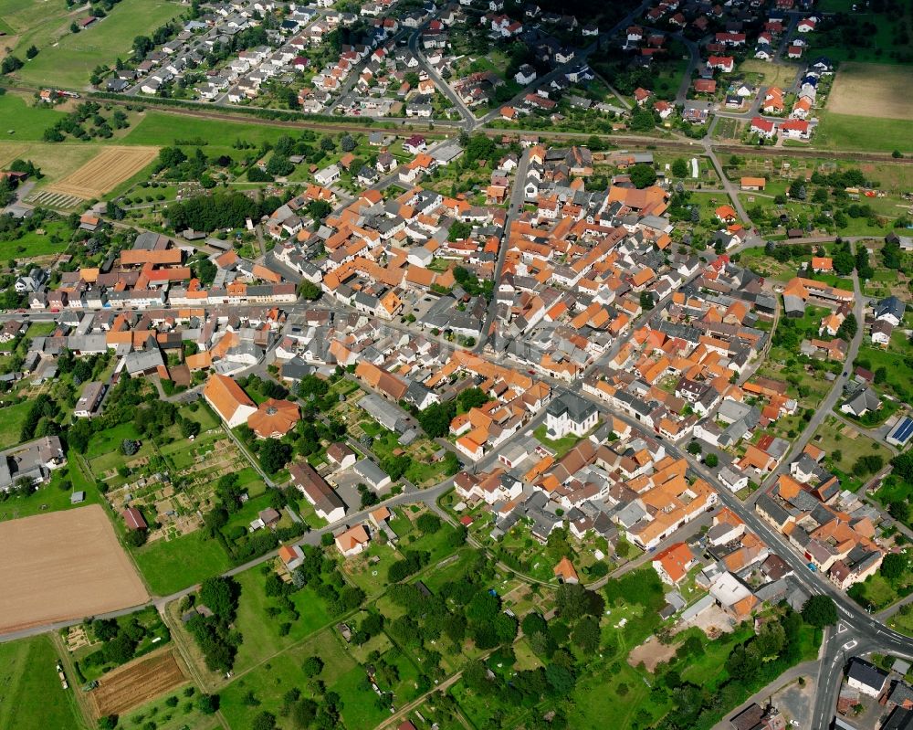 Luftbild Langsdorf - Wohngebiet - Mischbebauung der Mehr- und Einfamilienhaussiedlung in Langsdorf im Bundesland Hessen, Deutschland