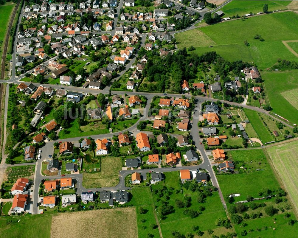 Langsdorf von oben - Wohngebiet - Mischbebauung der Mehr- und Einfamilienhaussiedlung in Langsdorf im Bundesland Hessen, Deutschland