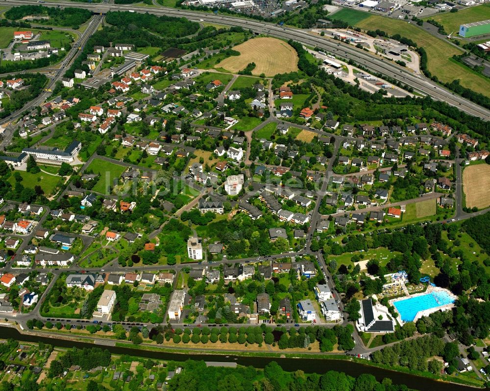 Limburg an der Lahn von oben - Wohngebiet - Mischbebauung der Mehr- und Einfamilienhaussiedlung in Limburg an der Lahn im Bundesland Hessen, Deutschland