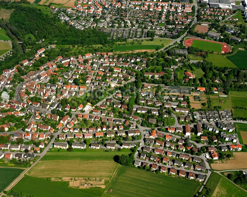 Luftaufnahme Neustadt - Wohngebiet - Mischbebauung der Mehr- und Einfamilienhaussiedlung in Neustadt im Bundesland Baden-Württemberg, Deutschland