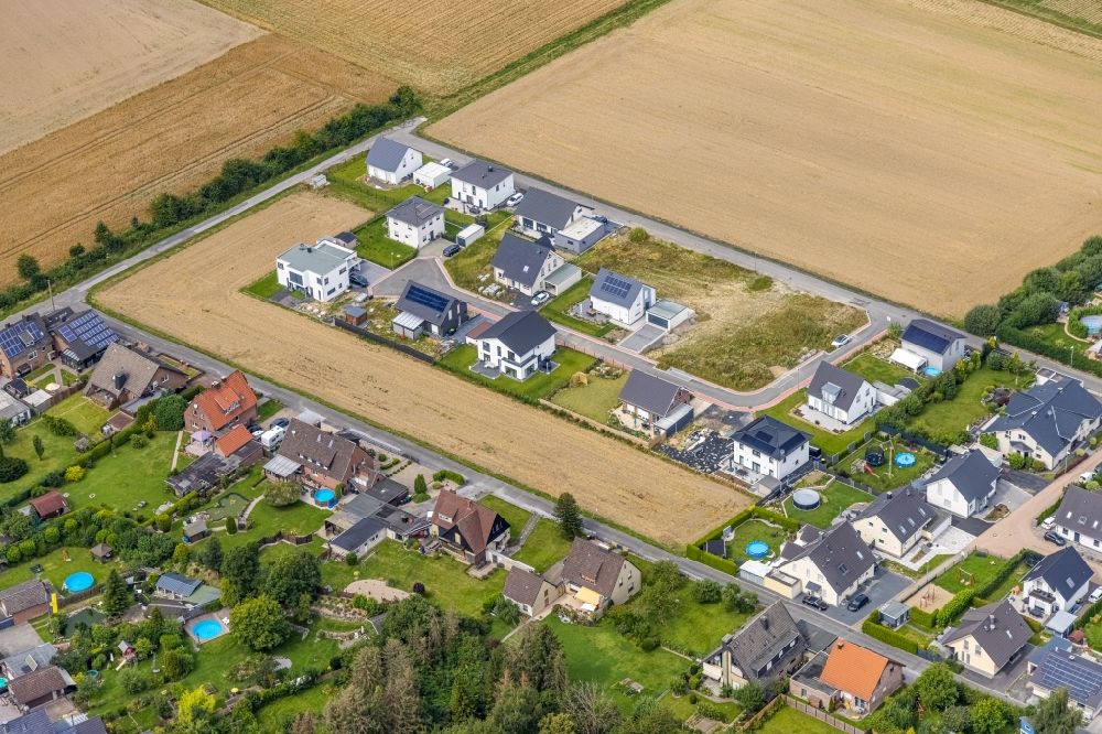 Luftbild Ostbüren - Wohngebiet - Mischbebauung der Mehr- und Einfamilienhaussiedlung in Ostbüren im Bundesland Nordrhein-Westfalen, Deutschland