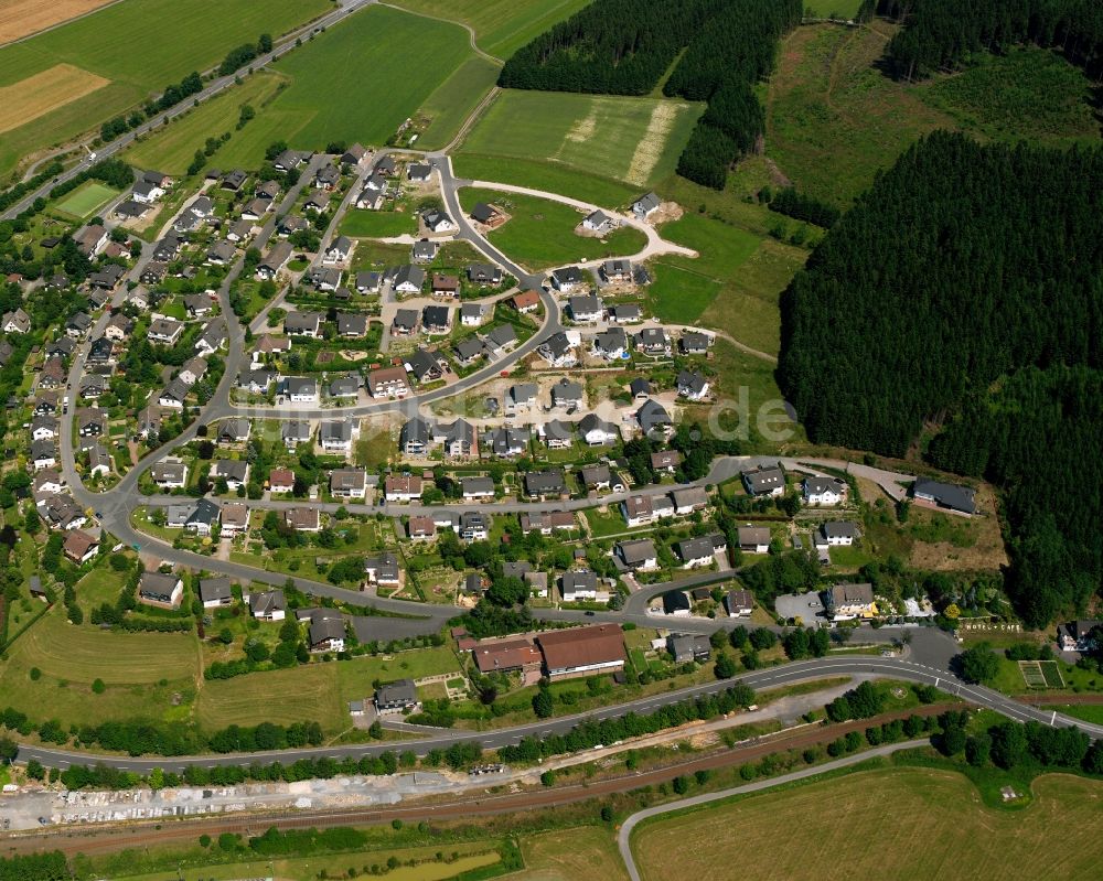 Luftaufnahme Raumland - Wohngebiet - Mischbebauung der Mehr- und Einfamilienhaussiedlung in Raumland im Bundesland Nordrhein-Westfalen, Deutschland