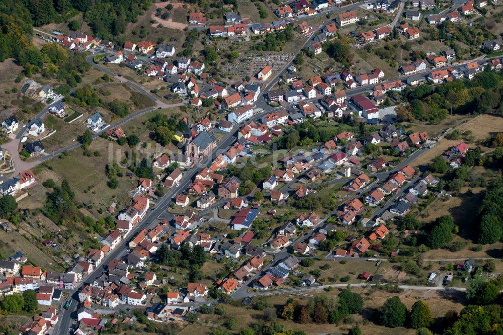Rechtenbach von oben - Wohngebiet - Mischbebauung der Mehr- und Einfamilienhaussiedlung in Rechtenbach im Bundesland Bayern, Deutschland