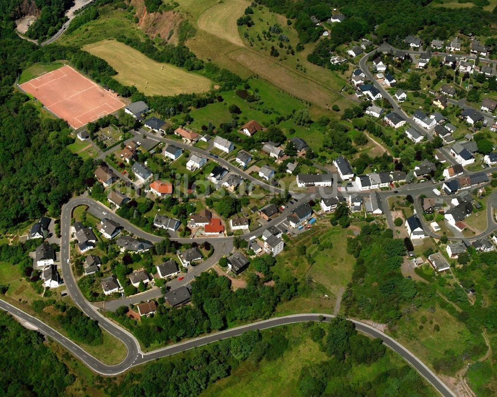 Regulshausen von oben - Wohngebiet - Mischbebauung der Mehr- und Einfamilienhaussiedlung in Regulshausen im Bundesland Rheinland-Pfalz, Deutschland