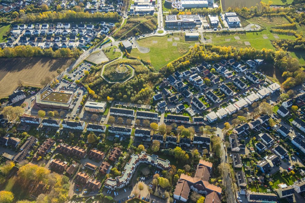 Luftaufnahme Bochum - Wohngebiet - Mischbebauung der Mehr- und Einfamilienhaussiedlung mit Reihenhäusern in Bochum im Bundesland Nordrhein-Westfalen, Deutschland