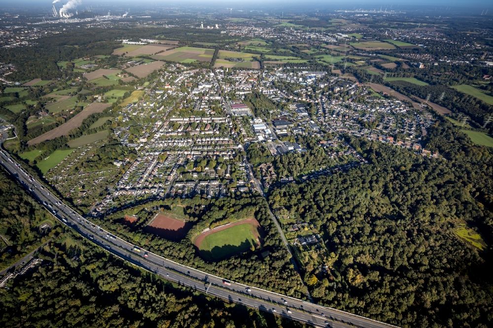 Resser Mark von oben - Wohngebiet - Mischbebauung der Mehr- und Einfamilienhaussiedlung in Resser Mark im Bundesland Nordrhein-Westfalen, Deutschland