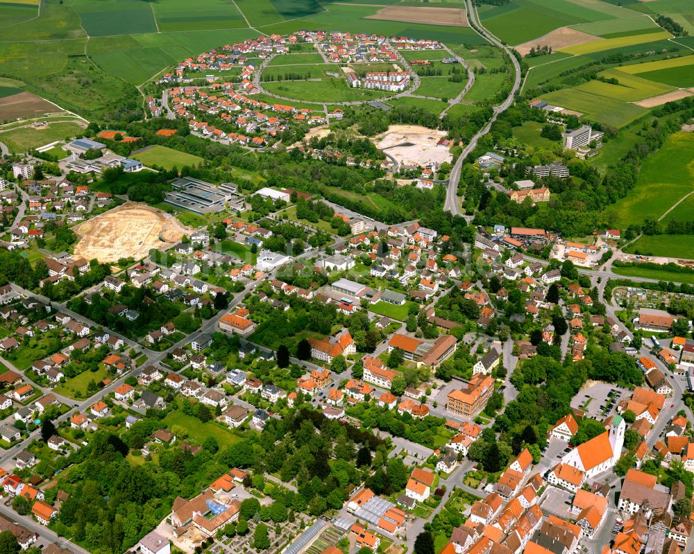 Riedlingen von oben - Wohngebiet - Mischbebauung der Mehr- und Einfamilienhaussiedlung in Riedlingen im Bundesland Baden-Württemberg, Deutschland