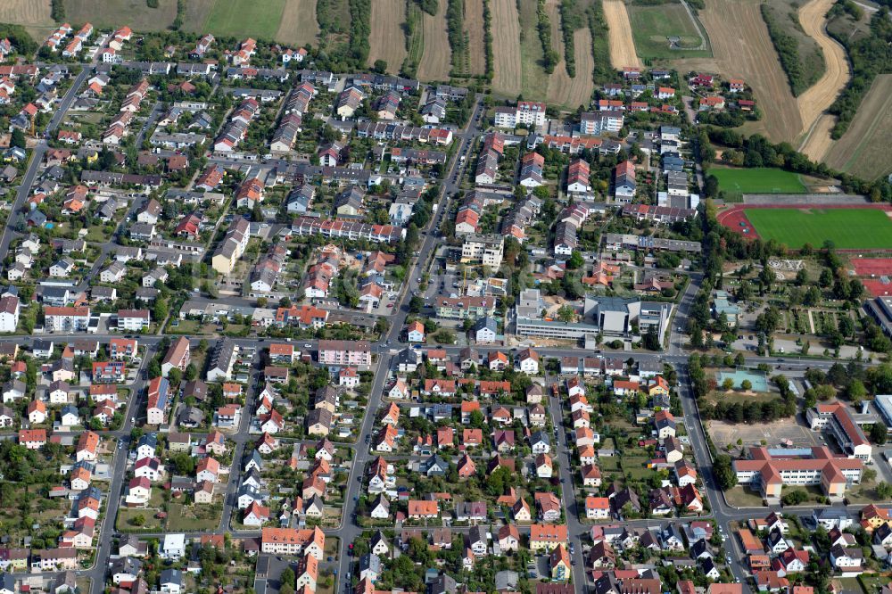 Rohrbach aus der Vogelperspektive: Wohngebiet - Mischbebauung der Mehr- und Einfamilienhaussiedlung in Rohrbach im Bundesland Bayern, Deutschland