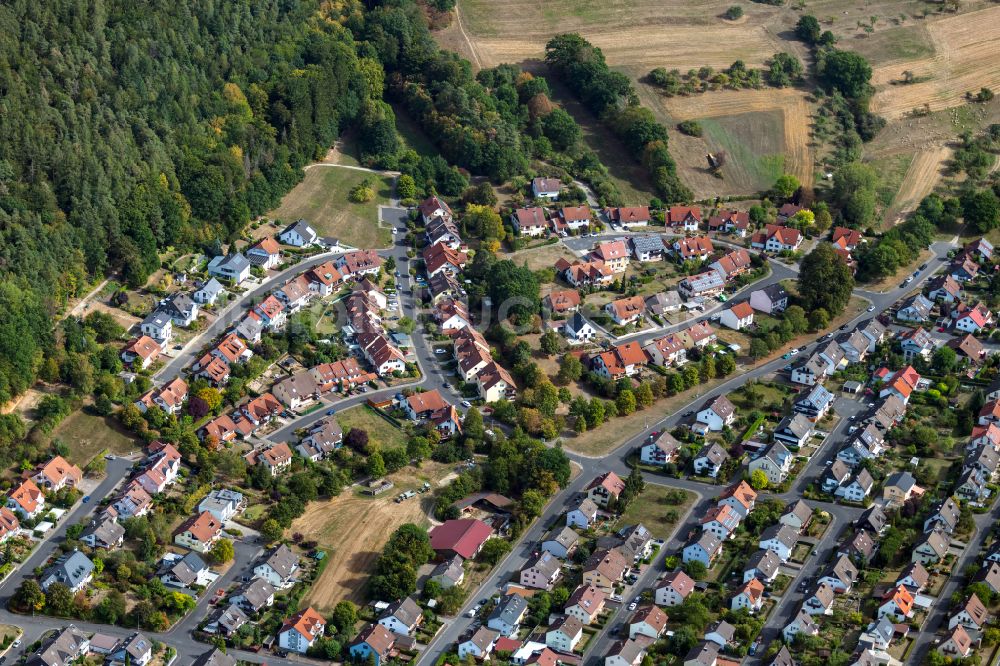 Luftaufnahme Sendelbach - Wohngebiet - Mischbebauung der Mehr- und Einfamilienhaussiedlung in Sendelbach im Bundesland Bayern, Deutschland