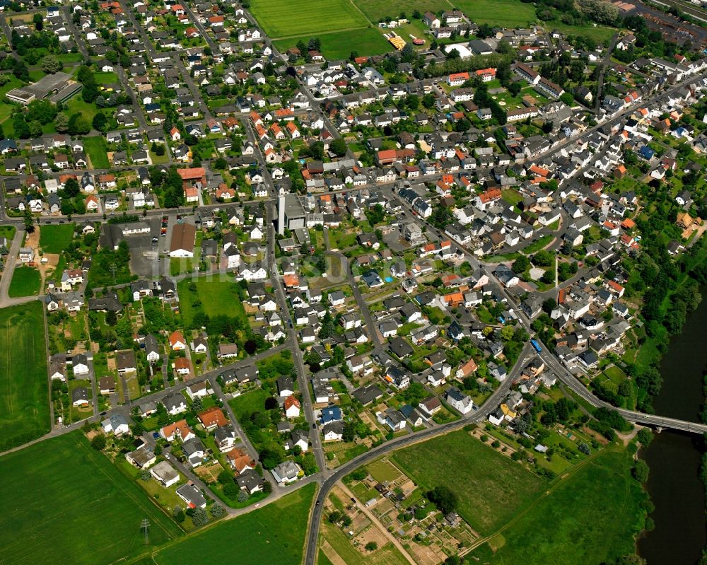 Luftaufnahme Staffel - Wohngebiet - Mischbebauung der Mehr- und Einfamilienhaussiedlung in Staffel im Bundesland Hessen, Deutschland