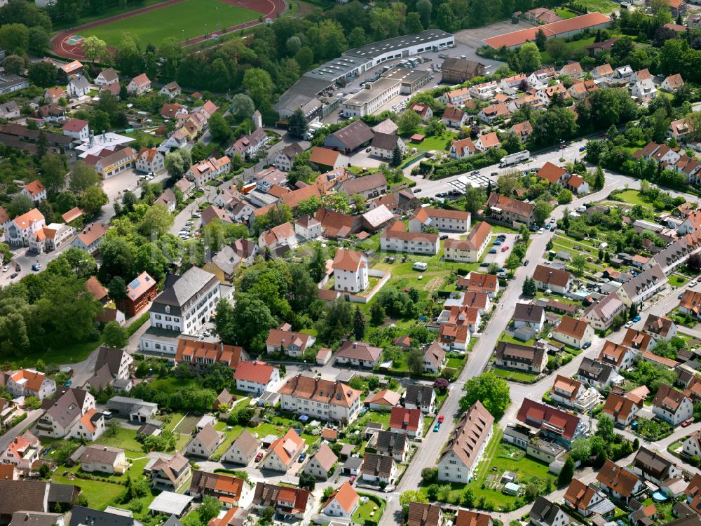 Untersulmetingen von oben - Wohngebiet - Mischbebauung der Mehr- und Einfamilienhaussiedlung in Untersulmetingen im Bundesland Baden-Württemberg, Deutschland