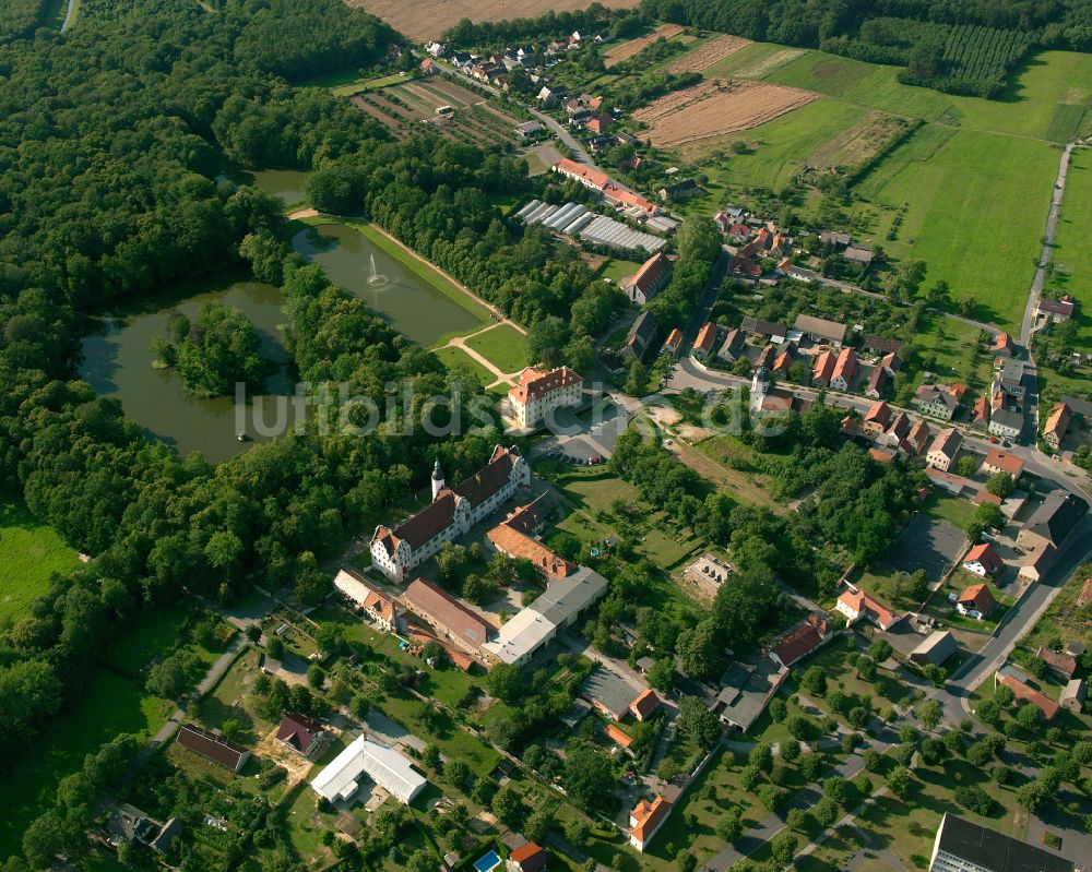Luftbild Zabeltitz - Wohngebiet - Mischbebauung der Mehr- und Einfamilienhaussiedlung in Zabeltitz im Bundesland Sachsen, Deutschland