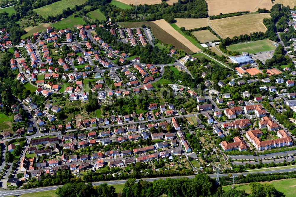 Luftaufnahme Zell am Main - Wohngebiet - Mischbebauung der Mehr- und Einfamilienhaussiedlung in Zell am Main im Bundesland Bayern, Deutschland