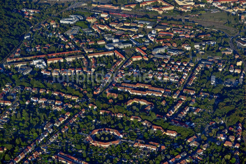 Luftaufnahme Ziebigk - Wohngebiet - Mischbebauung der Mehr- und Einfamilienhaussiedlung in Ziebigk im Bundesland Sachsen-Anhalt, Deutschland