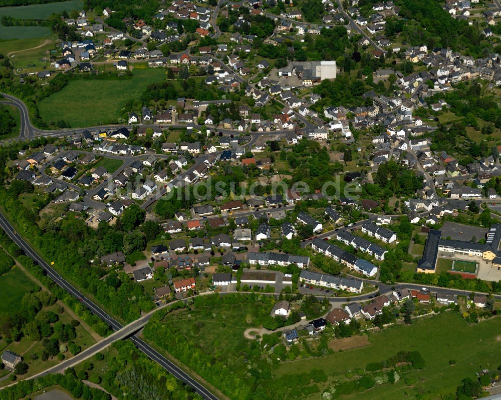Luftaufnahme Mendig - Wohngebiet am Rande von Niedermendig in Mendig im Bundesland Rheinland-Pfalz