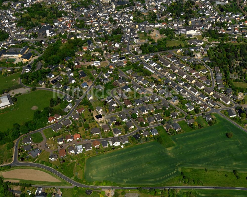 Mendig aus der Vogelperspektive: Wohngebiet am Rande von Niedermendig in Mendig im Bundesland Rheinland-Pfalz