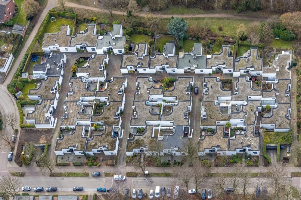 Luftbild Essen - Wohngebiet einer Reihenhaus- Siedlung an der Barkhovenallee im Ortsteil Heidhausen in Essen im Bundesland Nordrhein-Westfalen, Deutschland