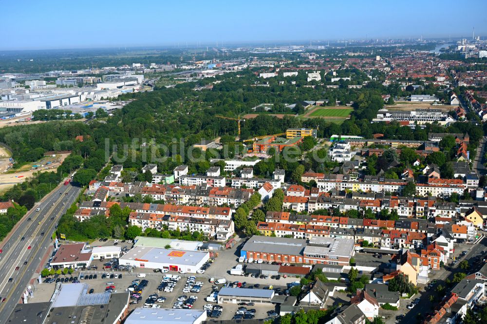 Luftaufnahme Bremen - Wohngebiet einer Reihenhaus- Siedlung in Bremen, Deutschland