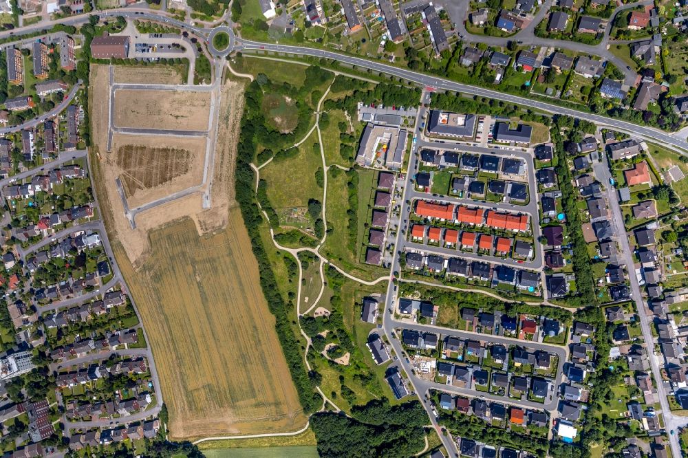 Luftbild Neubeckum - Wohngebiet einer Reihenhaus- Siedlung entlang der Lupinenstraße in Neubeckum im Bundesland Nordrhein-Westfalen, Deutschland